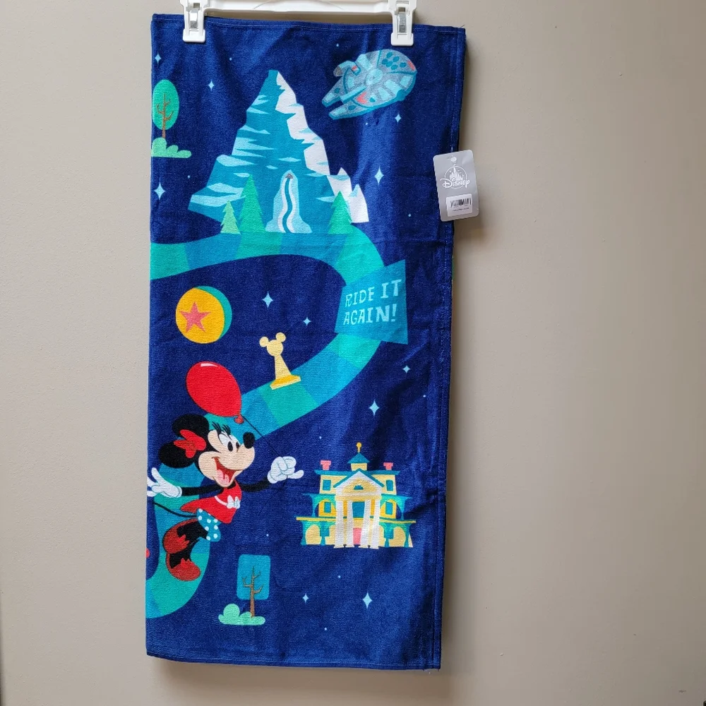 DISNEY BEACH TOWEL